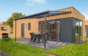 Awesome Home In Heinkenszand With Wifi